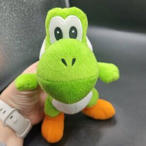 2019 Yoshi World of Nintendo Super Mario Bros Green 8" Plush Stuffed Toy